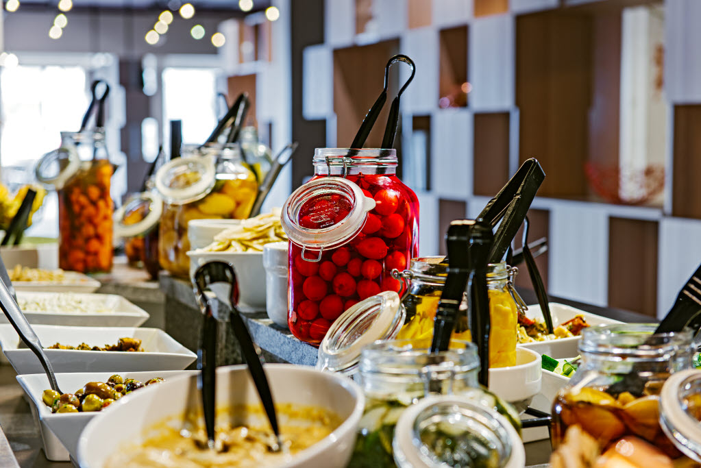 Urheberrecht: Jimmy Eriksson Scandic-Helsingborg-Nord-Interior-restaurant-food-.jpg